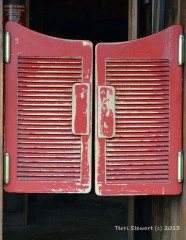 bar_doors
